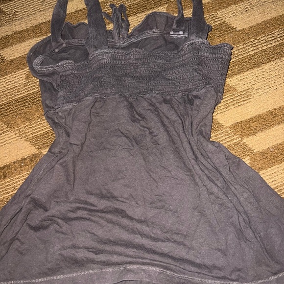 Gray Sleeveless Top - Picture 2 of 3